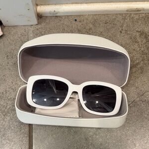 White micheal kors Sunglasses with Case